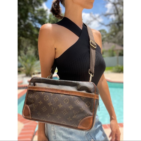 Louis Vuitton Handbags - Louis Vuitton 1992 Monogram Large Crossbody Bag w/Dust Bag